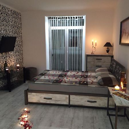 Home In Center With Jacuzzi 伊万诺-弗兰科夫斯克 外观 照片