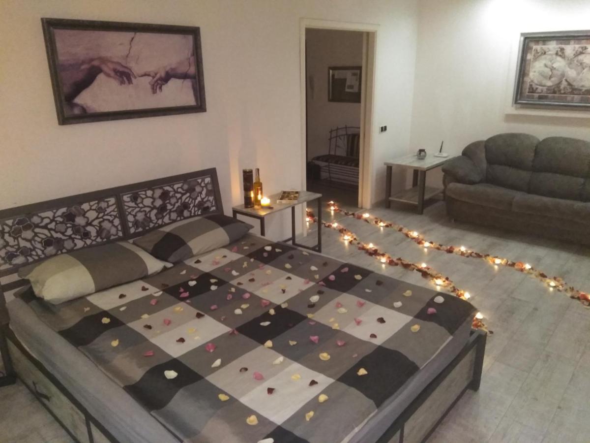 Home In Center With Jacuzzi 伊万诺-弗兰科夫斯克 外观 照片