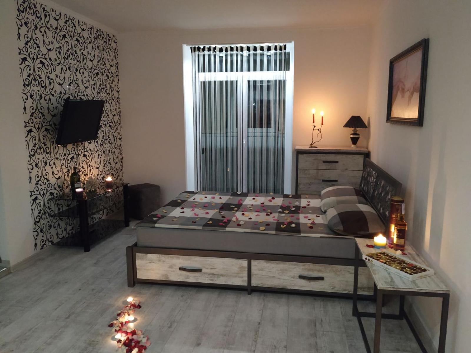 Home In Center With Jacuzzi 伊万诺-弗兰科夫斯克 外观 照片